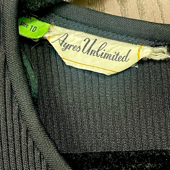 Ayres Unlimited  Vintage 70's  Modest Black and Cream Maxi Dress W/Knit Bodice - Picture 5 of 6